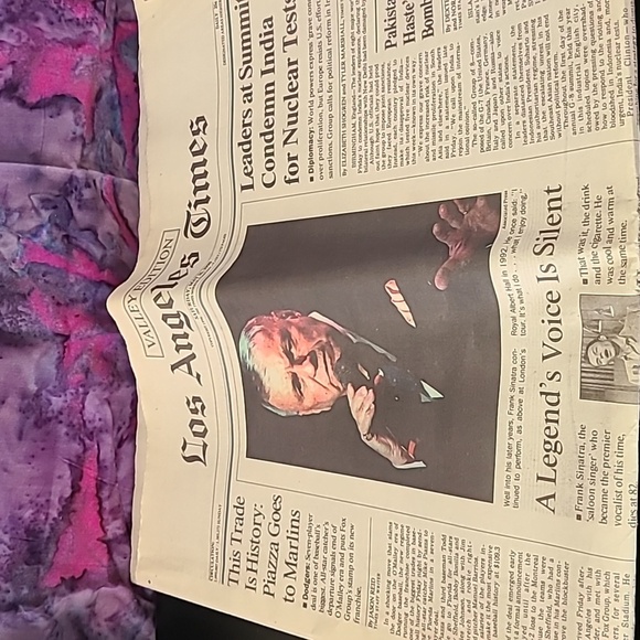 1998 Reno ( NV) & L.A. Times Headline Newspaper Singer Frank Sinatra Dead (4) - Picture 4 of 6